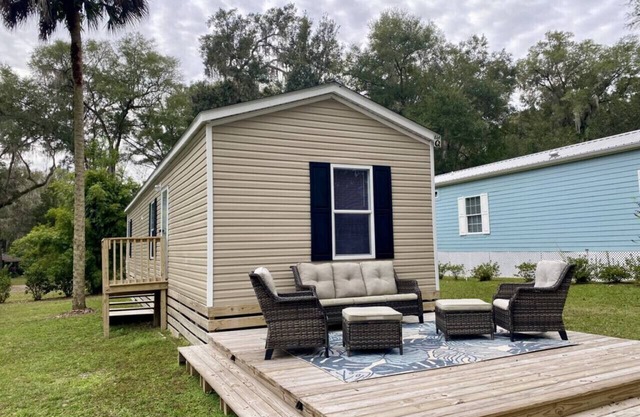 Rainbow River Bungalow Q