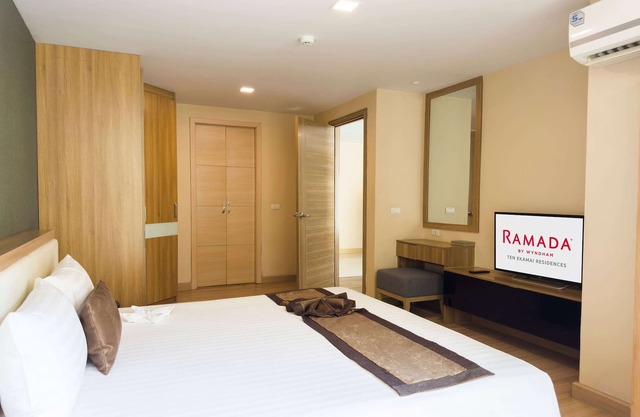Ramada by Wyndham Bangkok Ten Ekamai Residences
