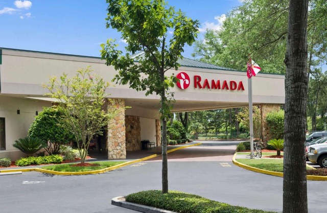 Ramada by Wyndham Jacksonville Hotel & Conference Center