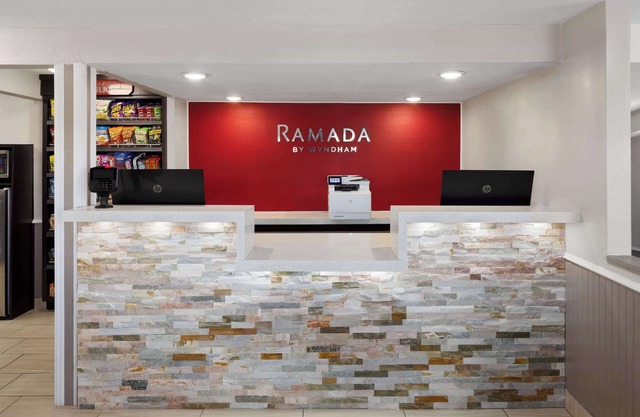 Ramada by Wyndham Medford Airport North