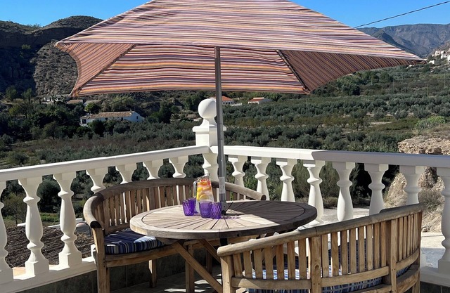 Rambla Retreats apt Naranja, shared pool, hot tub, amazing views, Rambla de Oria