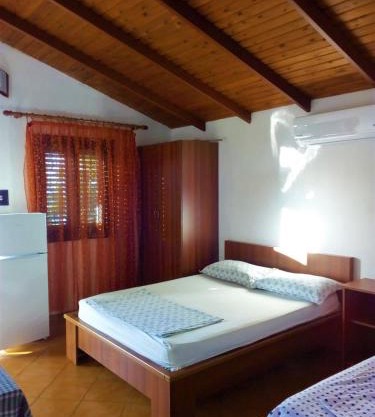 Ramo's Hilltop Retreat with Kitchenette and Patio - 1st