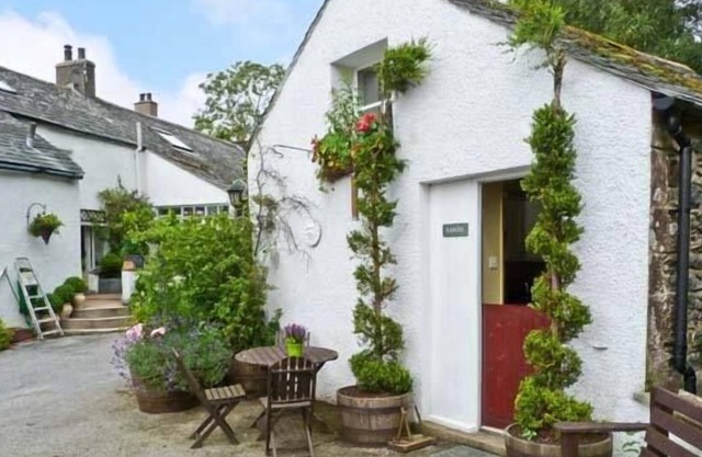 RANDEL, pet friendly, character holiday cottage in Bassenthwaite