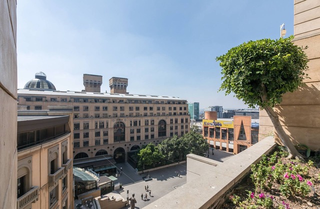 Raphael Penthouse | Square and Mall and Pool Access