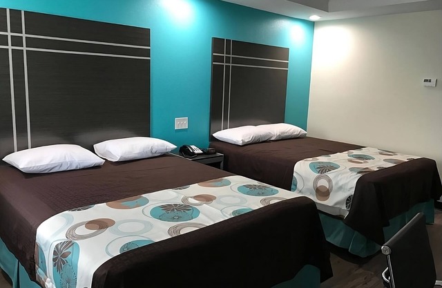 Rare Find! 2 Family-friendly Units. Near National Museum of Funeral History
