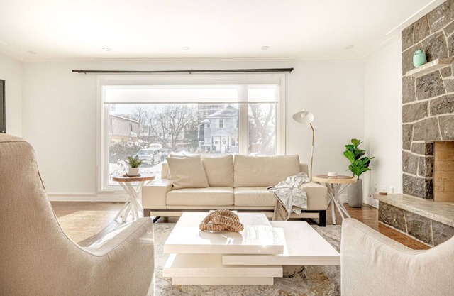 Rare find! 4 BR Exec Home in Westboro Beach with Chef's Kitchen, Guest Suite