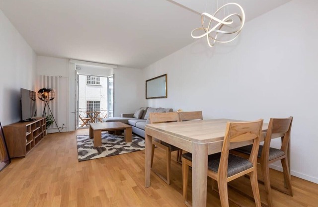 RARE FIND City Centre 2-BR Apt 2A