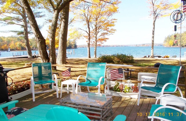 RARE SANDY BOTTOM WADE-IN LAKE WINNIPESAUKEE BEACHFRONT COTTAGE WITH DOCK