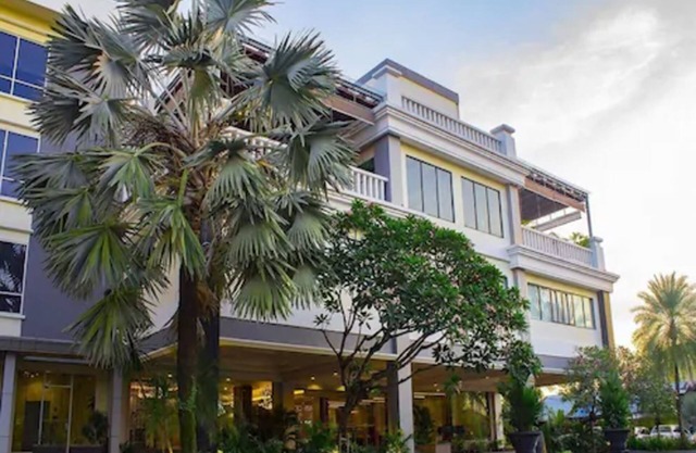 Rattan Inn