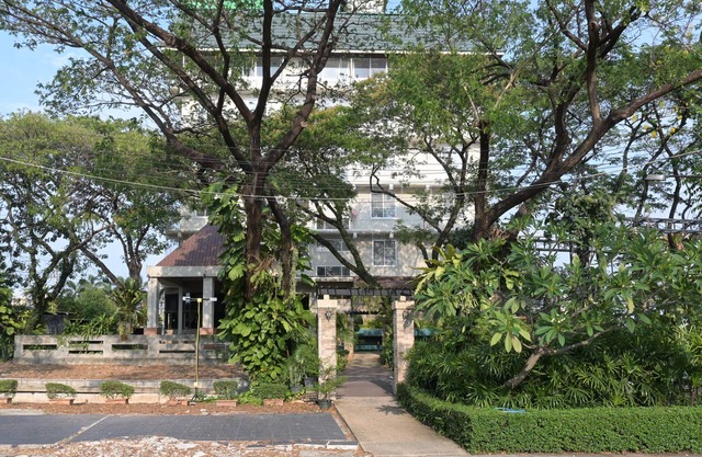 Rattana Park Hotel