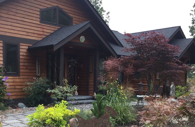 Raven's Landing Studio- Romantic Getaway with Spectacular View!