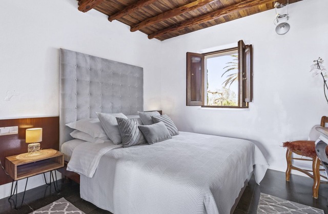 Ravishing Ibiza Villa | Cel Blau | 9 Bedrooms | Private Pool & Beautiful.
