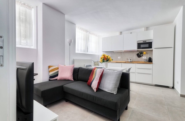 Ravizza S1 - One Bedroom Apartment, Sleeps 3
