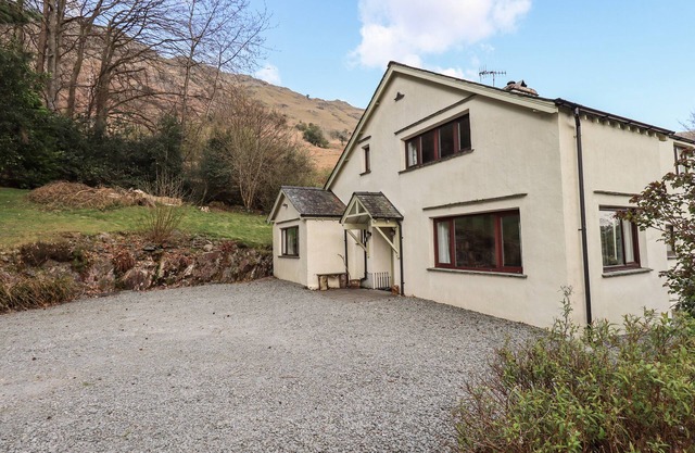 RAWFELL, pet friendly, with open fire in Ambleside
