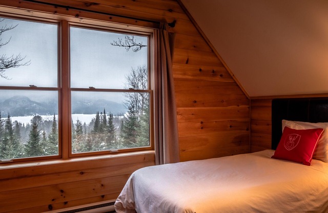 RCNT Chalets / 5 bedroom Chalet with private spa