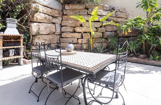 RDR300 - Exceptional views from 5 bedroom villa with pool