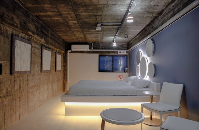 Re PORT HOTEL