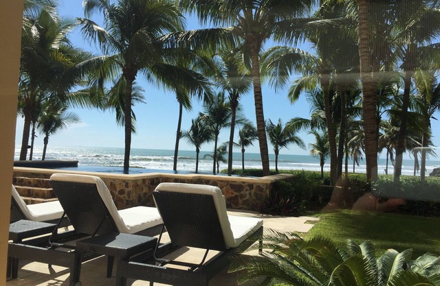 Real Beachfront paradise apartment