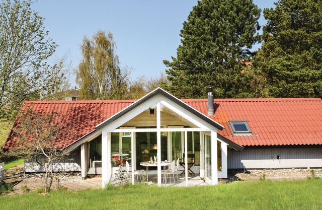 Really nice and family friendly vacation home on a natural plot and within walking distance to Ebelt