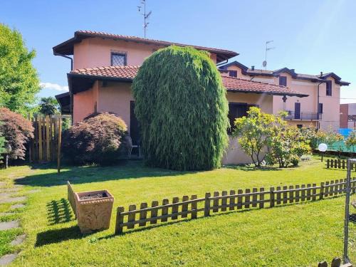 ReBea, Porzione di villa con giardino