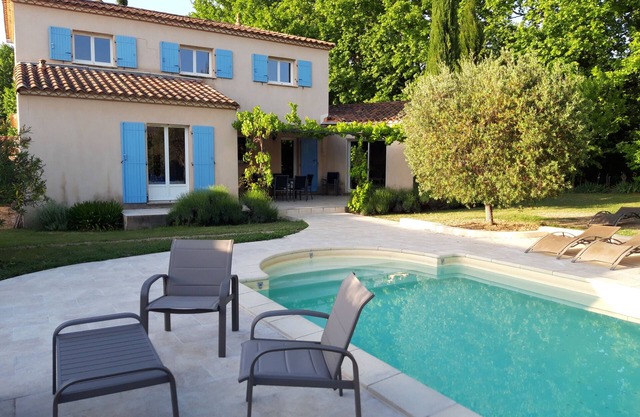 Recent villa, private pool 10 min from St Rémy de Provence