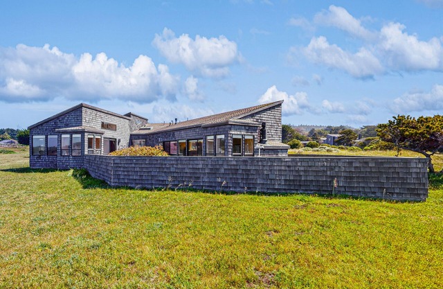 Recently Remodeled Home with Ocean Views, Private Hot Tub & Shared Pool