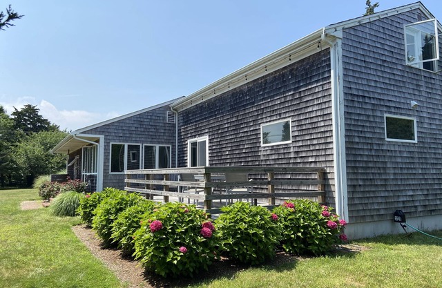 Recently reno’ed private & spacious E. Orleans 3B/2B. Close to Orleans beaches