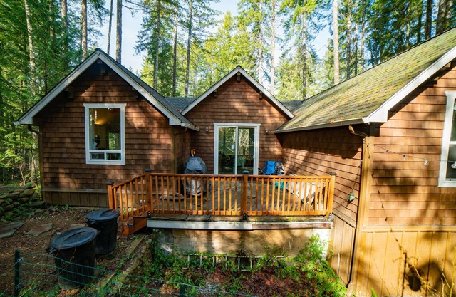 Recently Renovated Spacious Lake House Pet Friendly w/5 Kayaks & 1 paddleboard