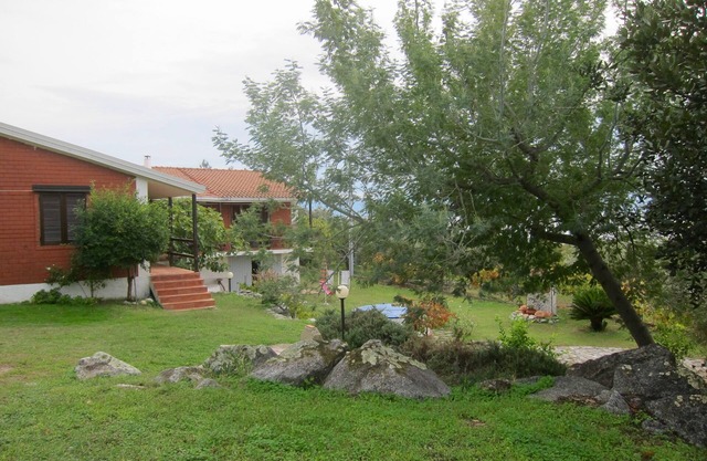 Recharge your batteries in nature - secluded villa with large garden near the sea
