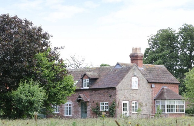 RECTORY COTTAGE, family friendly, with open fire in Shrewsbury