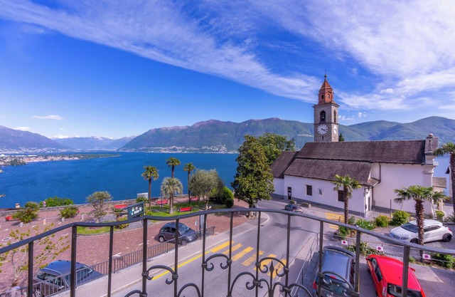 Red And Yellow Apartments, Ronco sopra Ascona, Switzerland