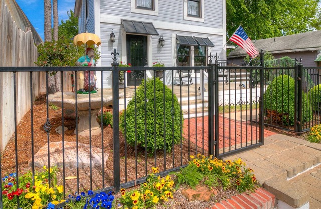 Red Brick & Blue Skies / POOL & SPA