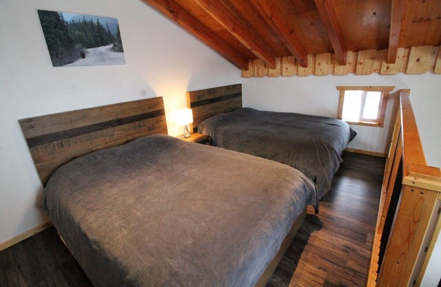 Red Cariboo Resort - Garden View Apartment