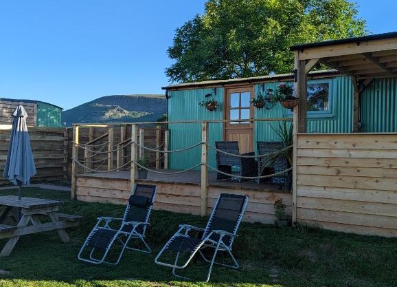 Red darren luxury hut