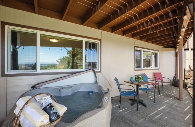 Red Hills Horizon: A Two Bedroom Suite with Hot Tub