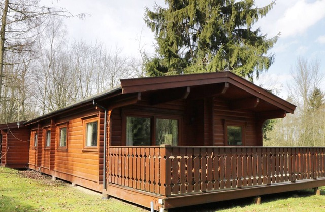 RED KITE LODGE, pet friendly in Kenwick Woods