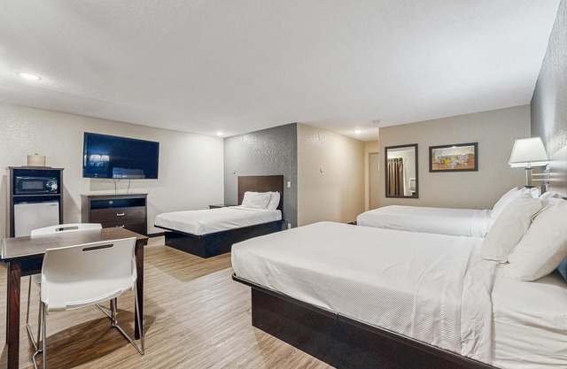 Red Lion Inn & Suites Olathe Kansas City