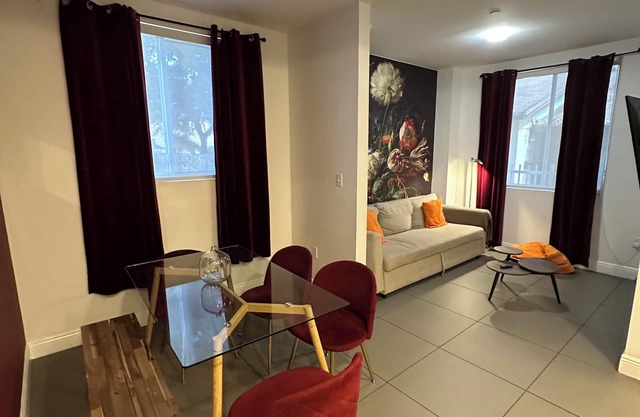 Red Luxe Apt 2BR/3BA - w/Games Table in Wynwood!