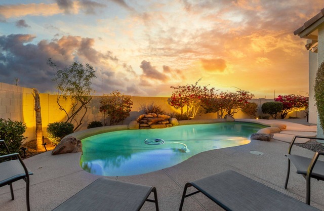 Red Mountain Family Fun with Pool, Spa, Putting Green