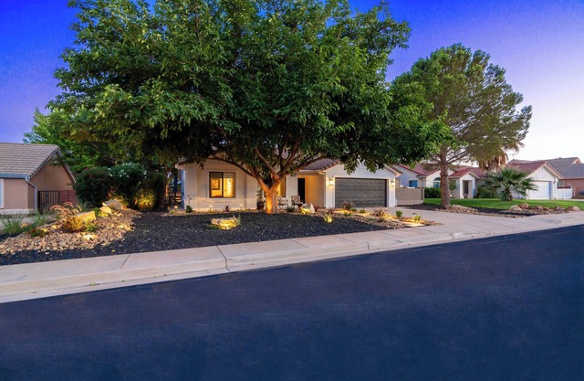 Red Mountain Oasis Entire home Pet Friendly 5 minutes- Snow Canyon Park-Tuacahn