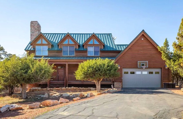 🌲Red Rock Pines🌲 Hot tub💧 Hiking trails🥾 Near Zion's Nat'l Park🏞