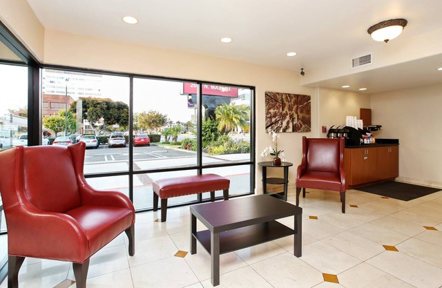 Red Roof Inn Santa Ana
