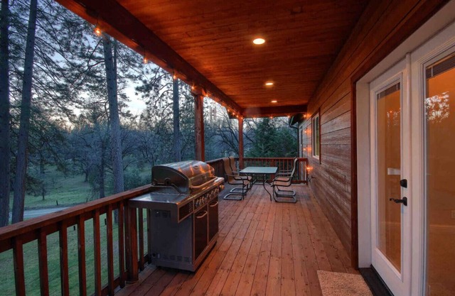 Red Tail Retreat in Mariposa