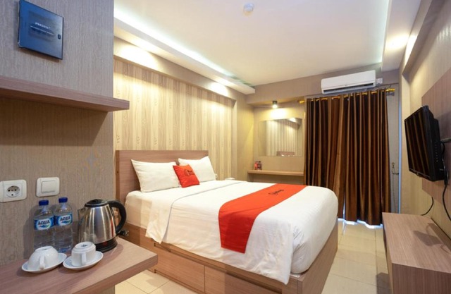 RedDoorz Apartment at Bogor Valley
