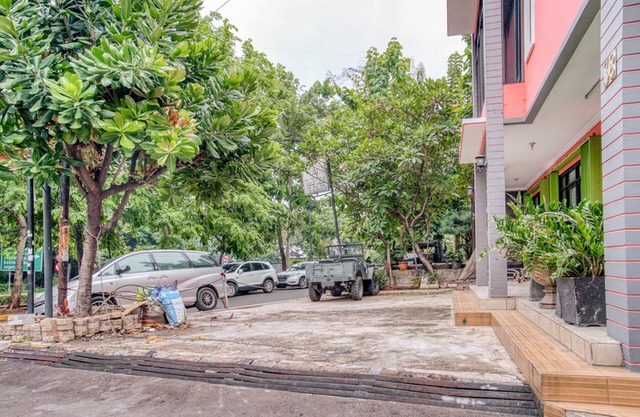 RedDoorz near Taman Mini Jakarta