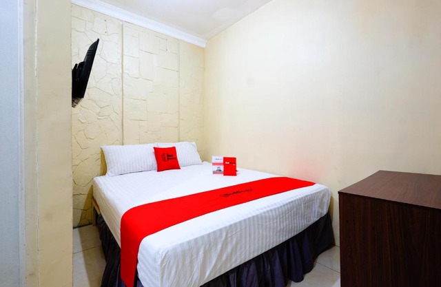RedDoorz near Universitas Diponegoro Semarang
