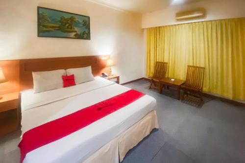 RedDoorz Plus at Plaza Hotel Tanjung Pinang
