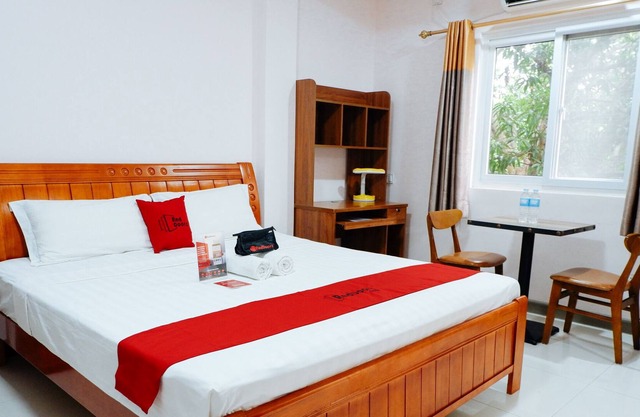 RedDoorz Plus near Camella La Brisa Lapulapu