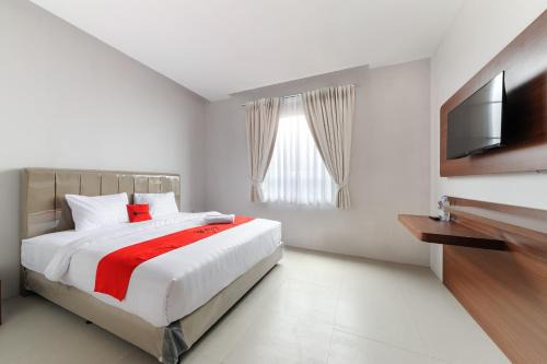 RedDoorz Plus Near Kebun Raya Bogor