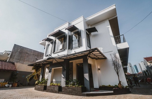 RedDoorz Plus near Mall Slipi Jaya
